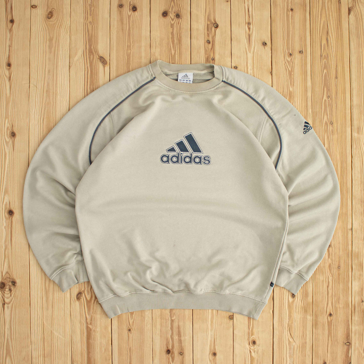 (M/L) Adidas Logo Vintage Embroidered Sweatshirt Beige