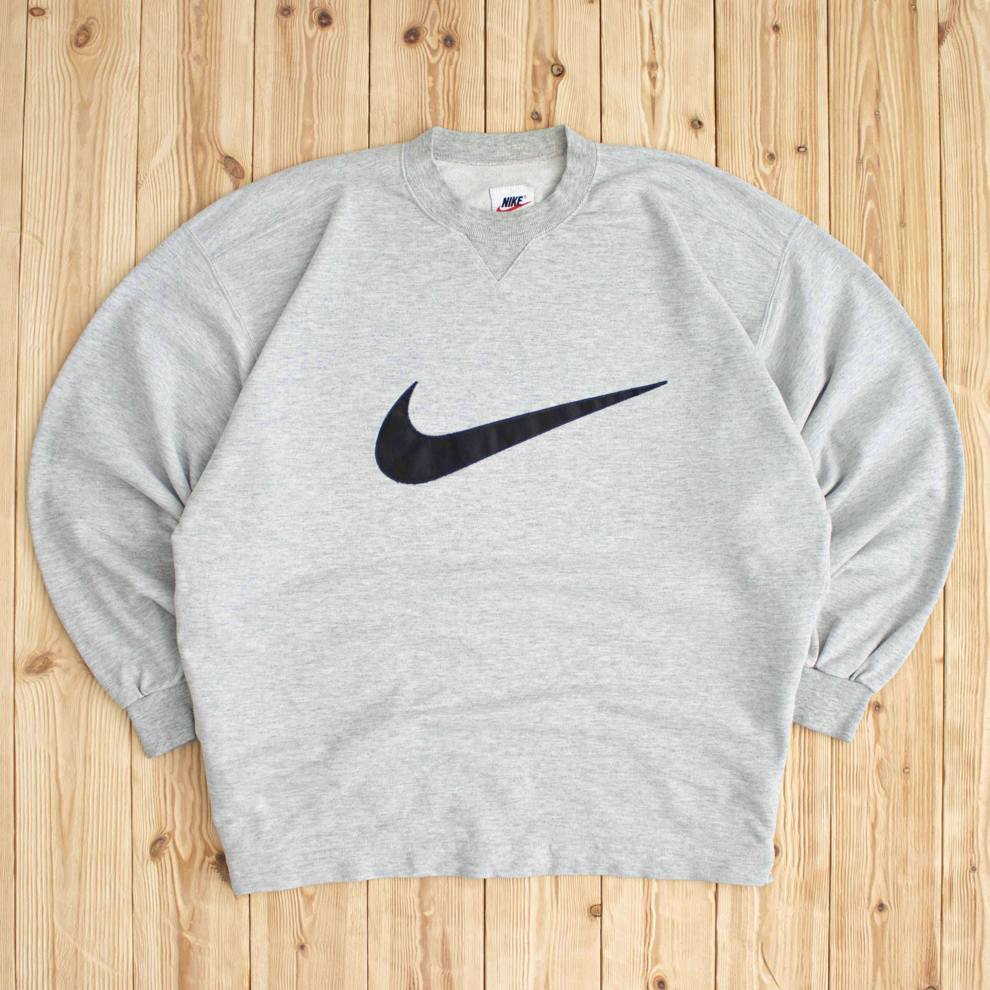 (L) Vintage Nike Swoosh Embroidered Sweatshirt