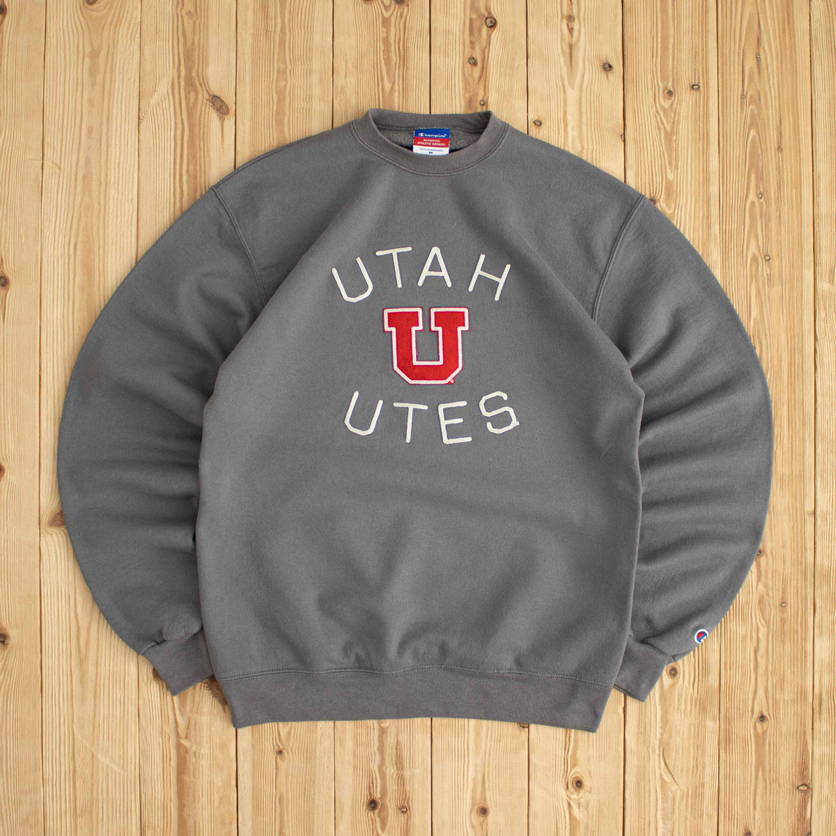 (M) Champion Utah Utes Vintage Embroidered Sweatshirt Gray