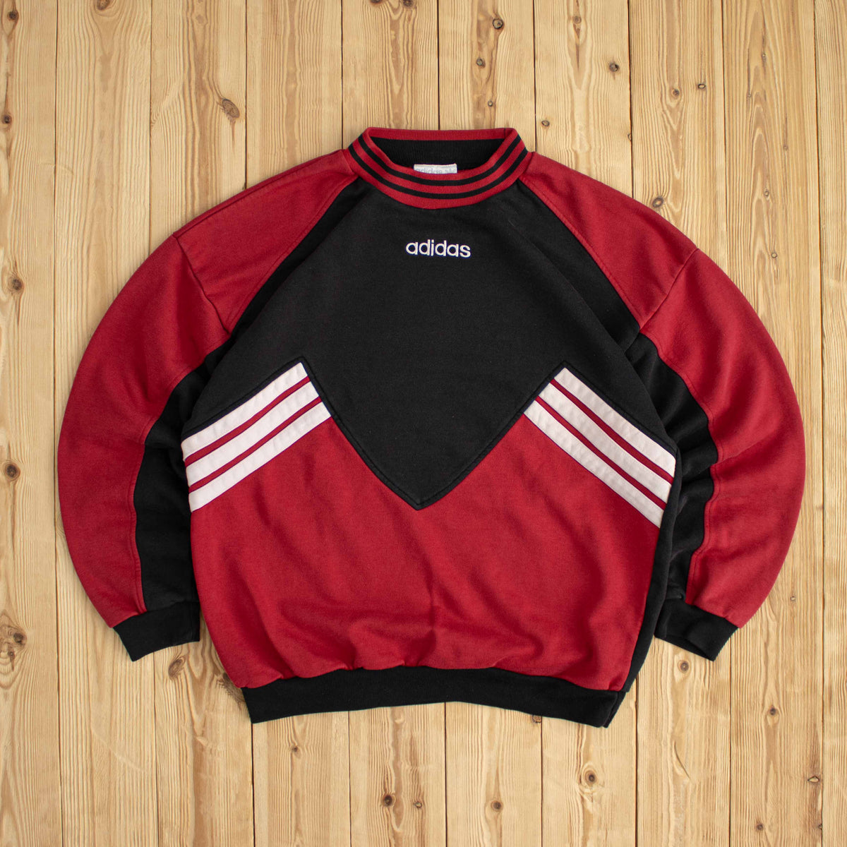(M/L) Adidas Side Striped Vintage Embroidered Sweatshirt Red
