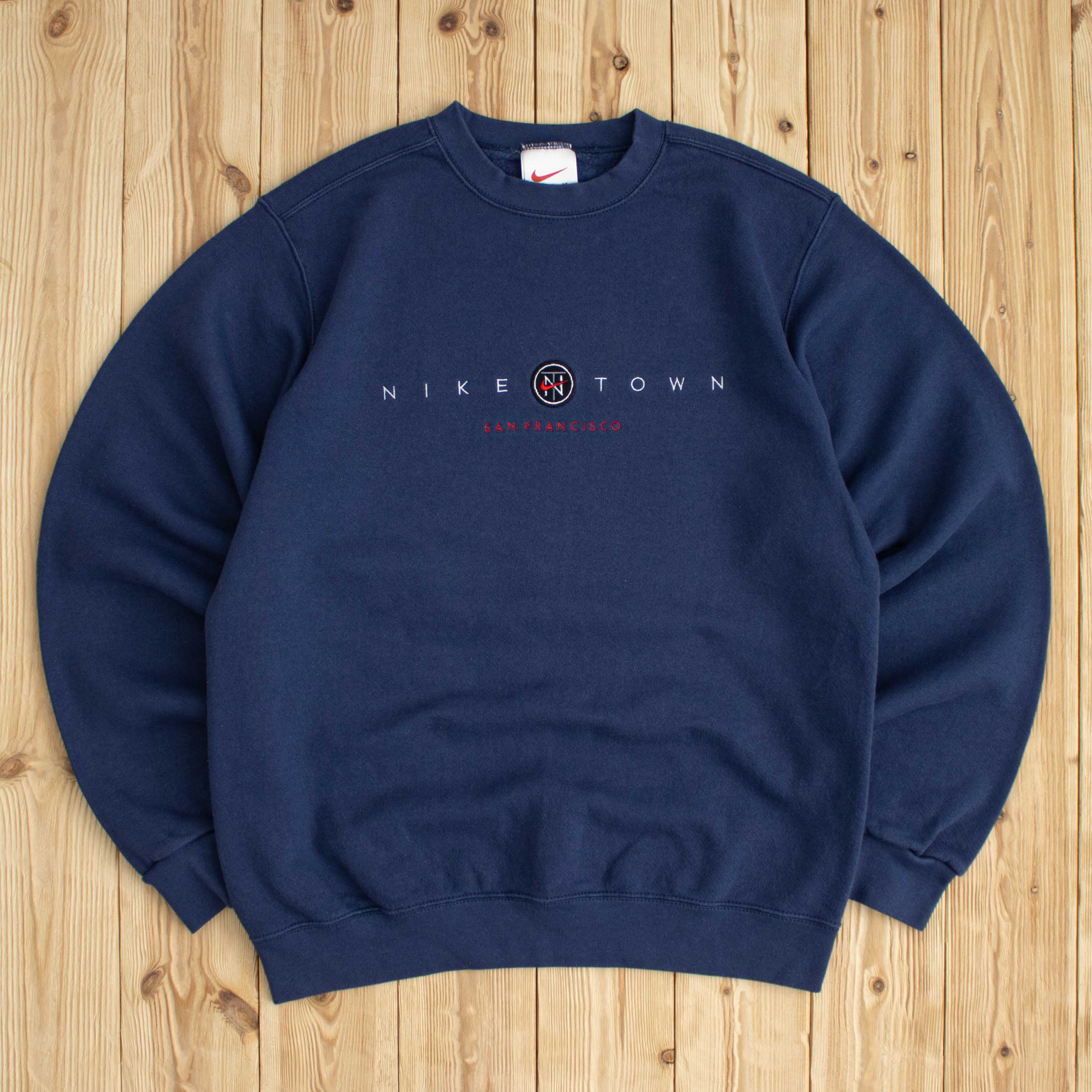 (S/M) Vintage Nike Town San Francisco Embroidered Sweatshirt
