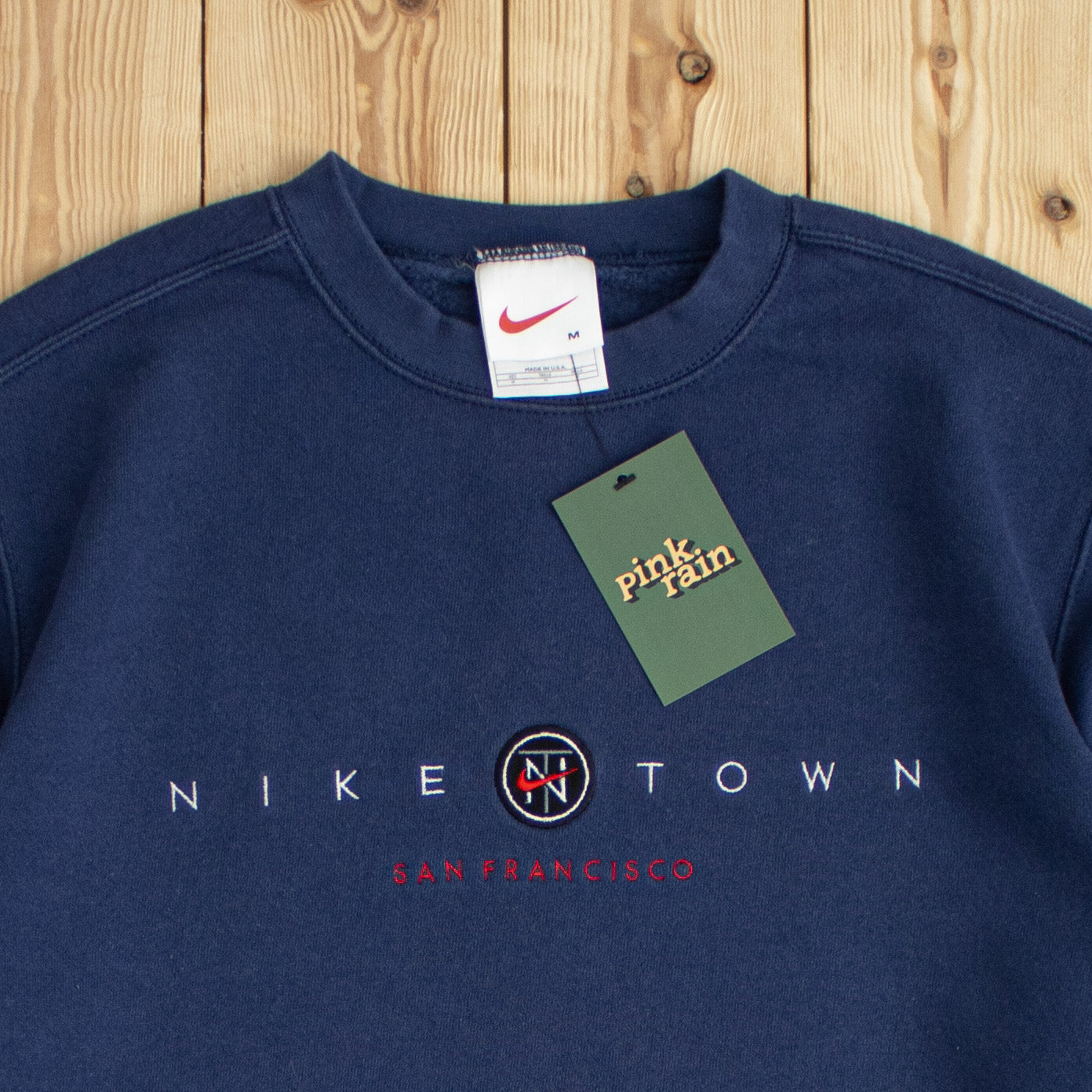 (S/M) Vintage Nike Town San Francisco Embroidered Sweatshirt