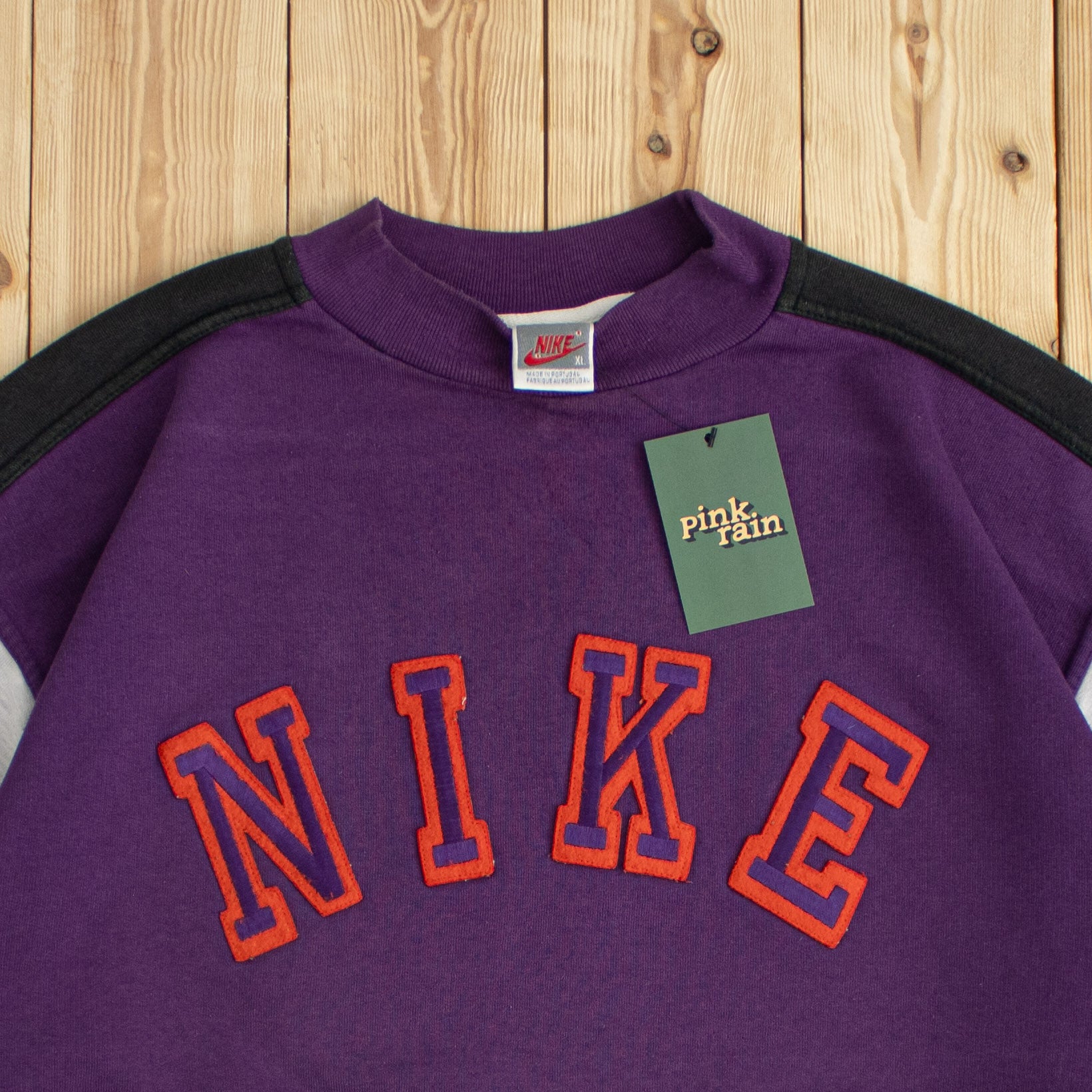 (L) Vintage Nike Spell Out Embroidered Sweatshirt