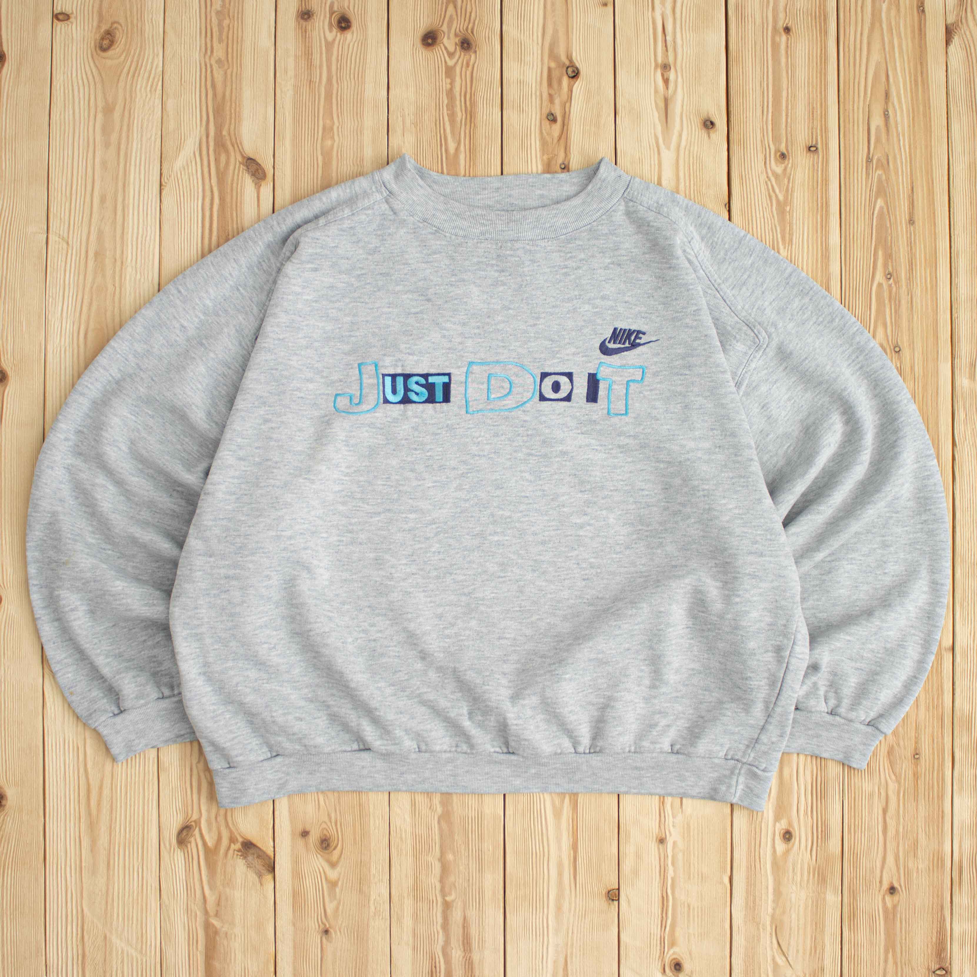 (L) Vintage Nike 'Just Do It' Embroidered Sweatshirt