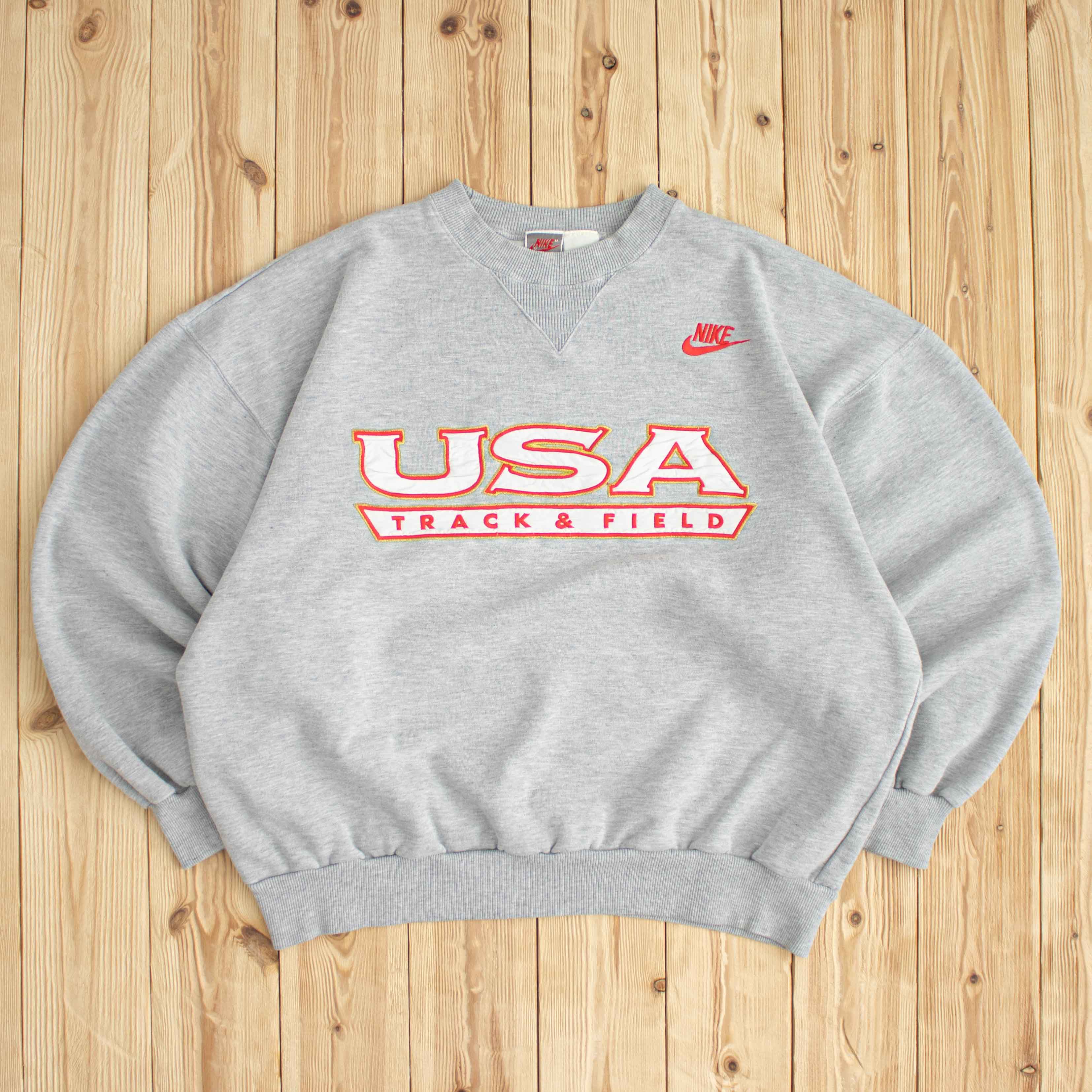 (L) Vintage Nike USA 'Track & Field' Embroidered Sweatshirt