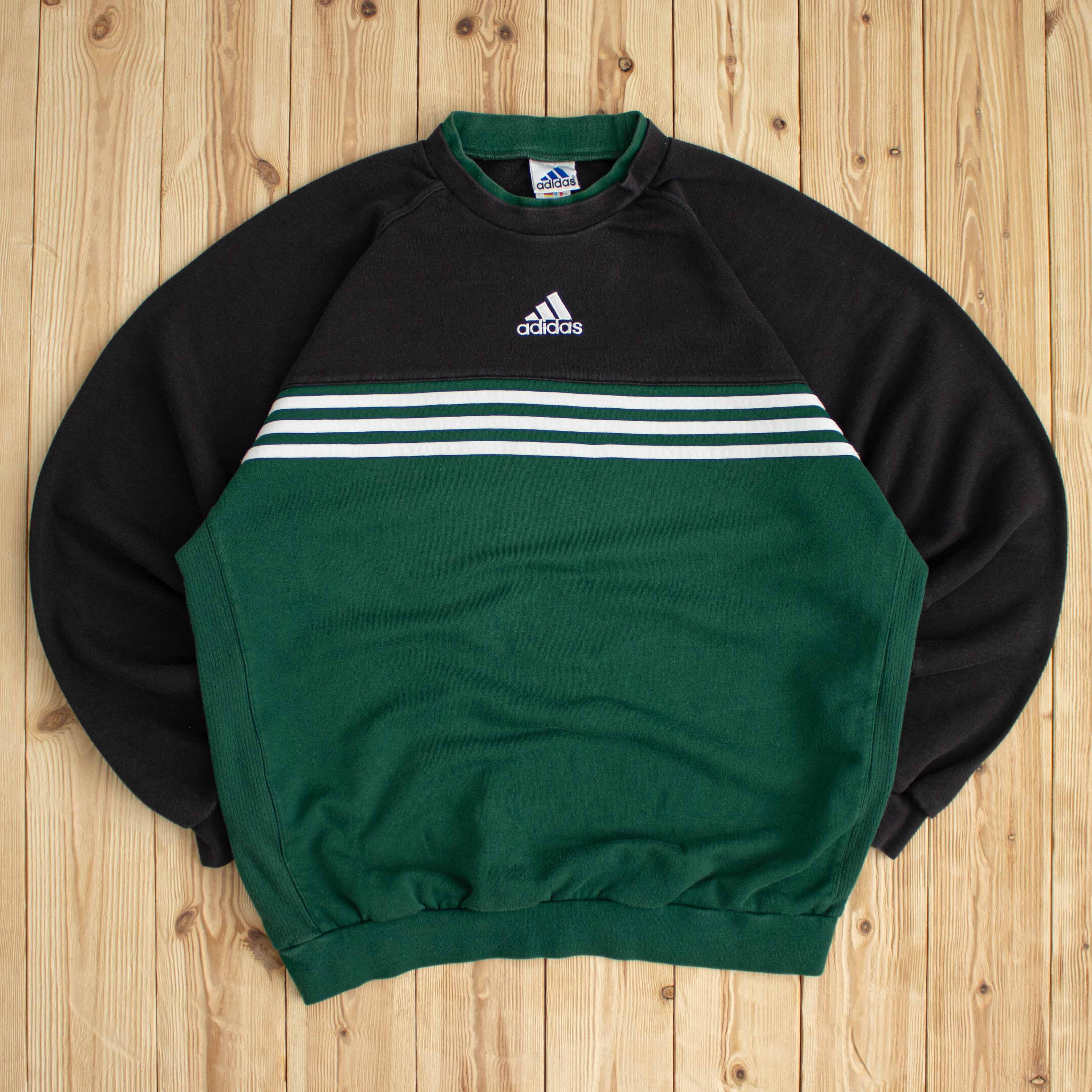 (L) Vintage Adidas Center Logo Embroidered Sweatshirt