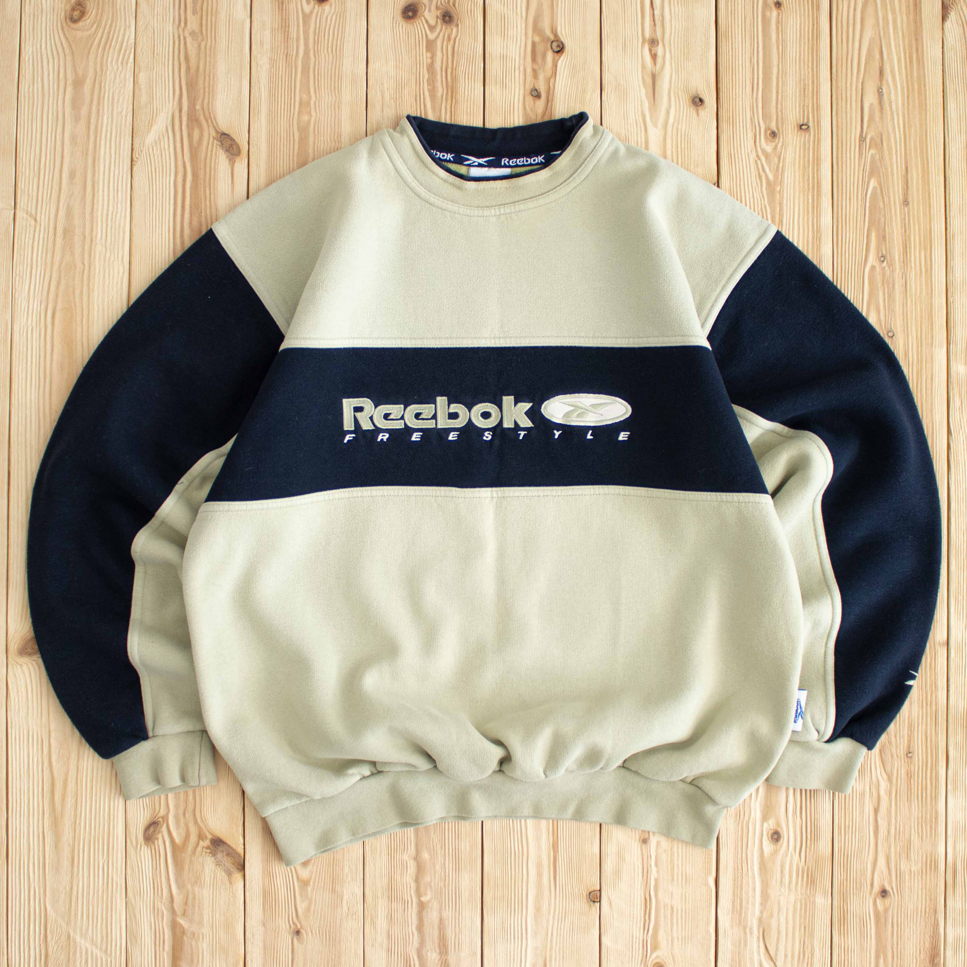 (L) Vintage Reebok Freestyle Embroidered Sweatshirt