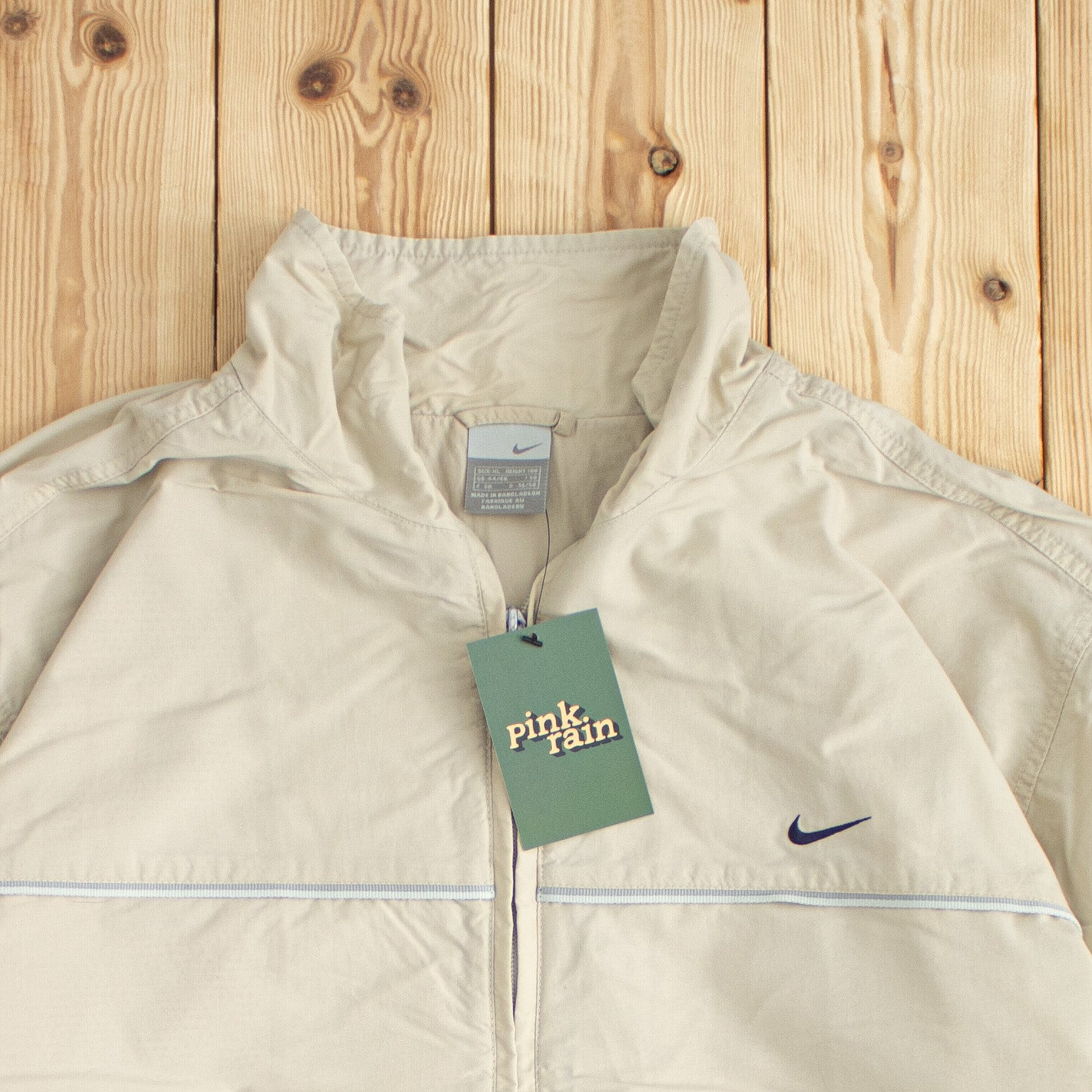 (L) Vintage Nike Essential Embroidered Jacket