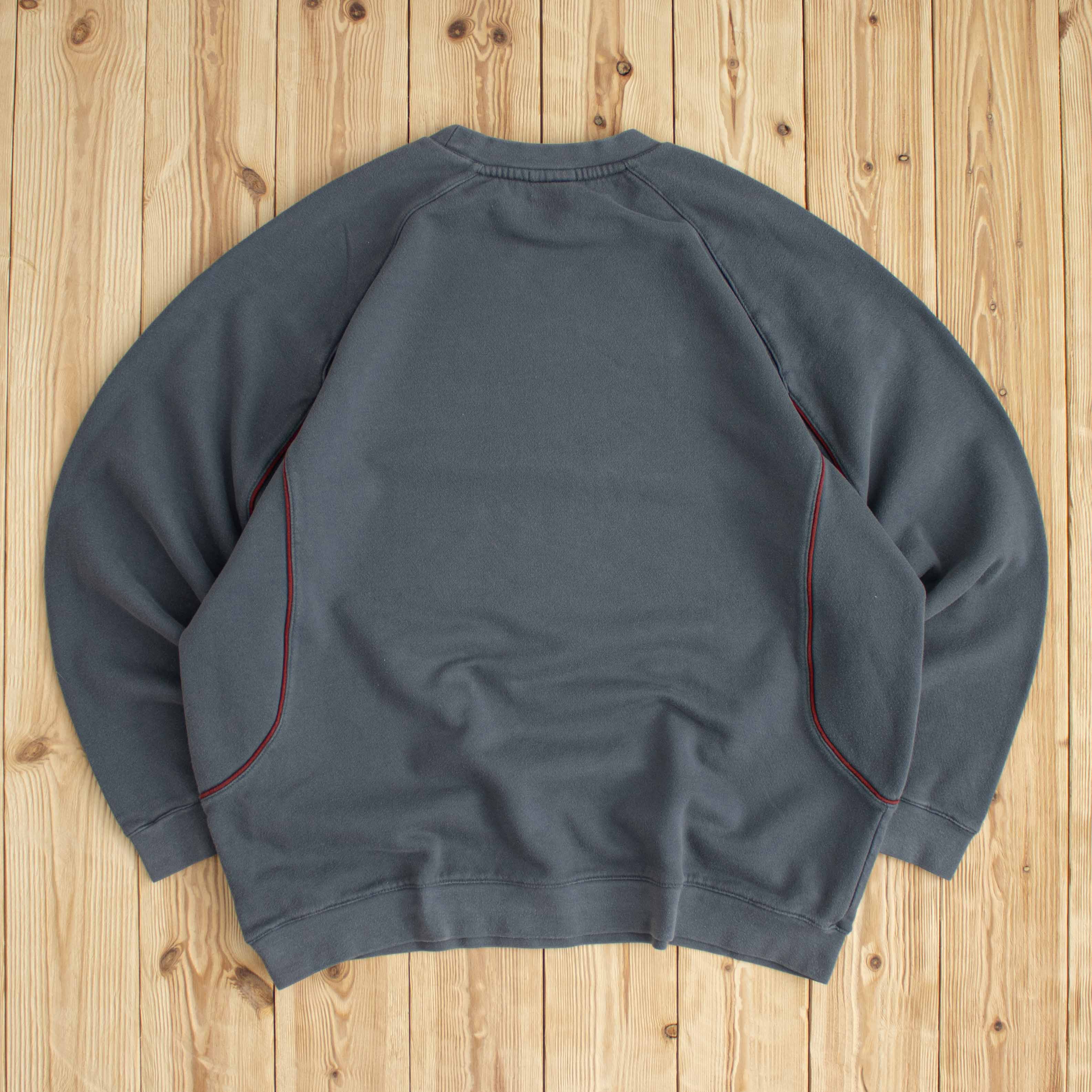 (L) Vintage Nike Embroidered Sweatshirt