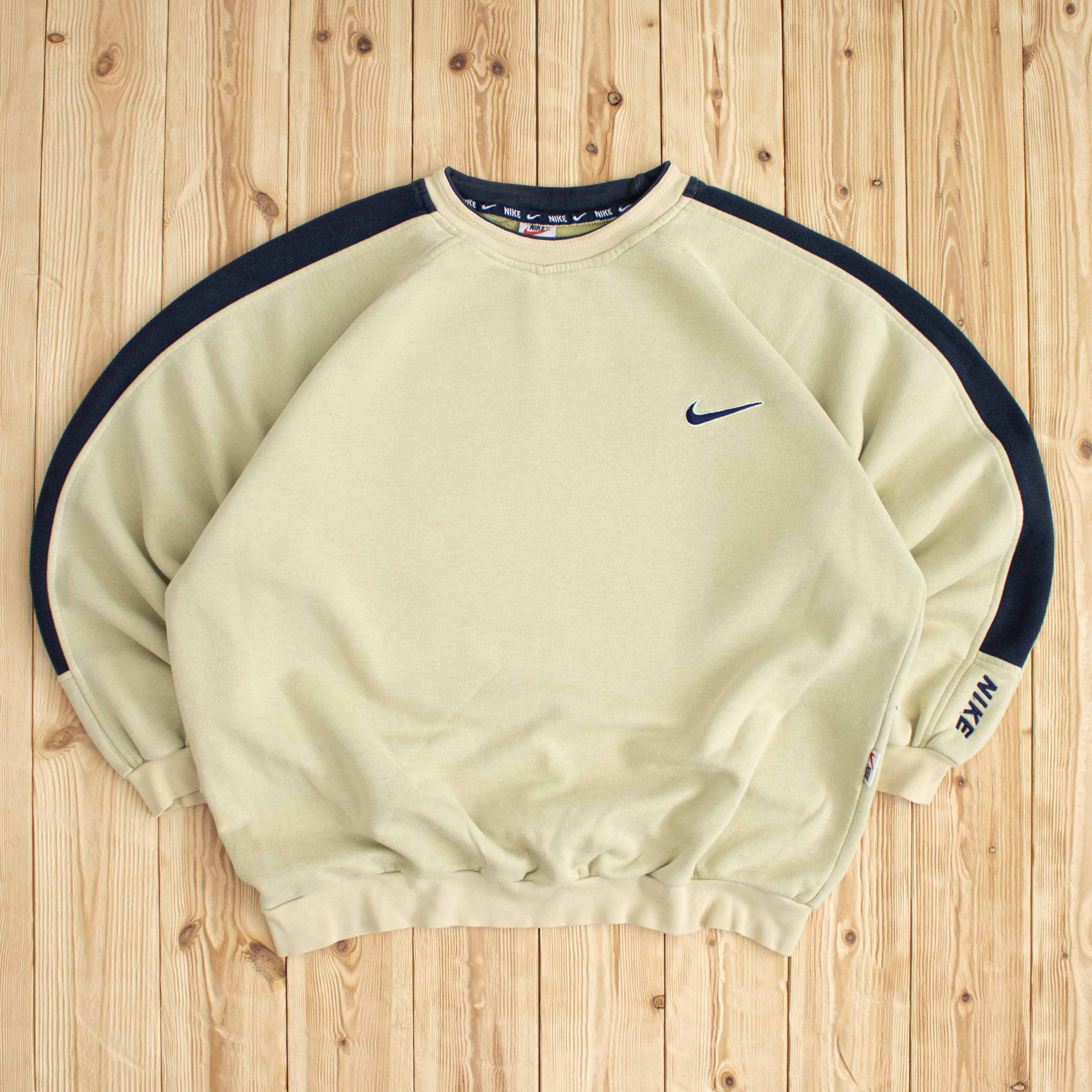 (XL) Vintage Nike Essential Embroidered Sweatshirt