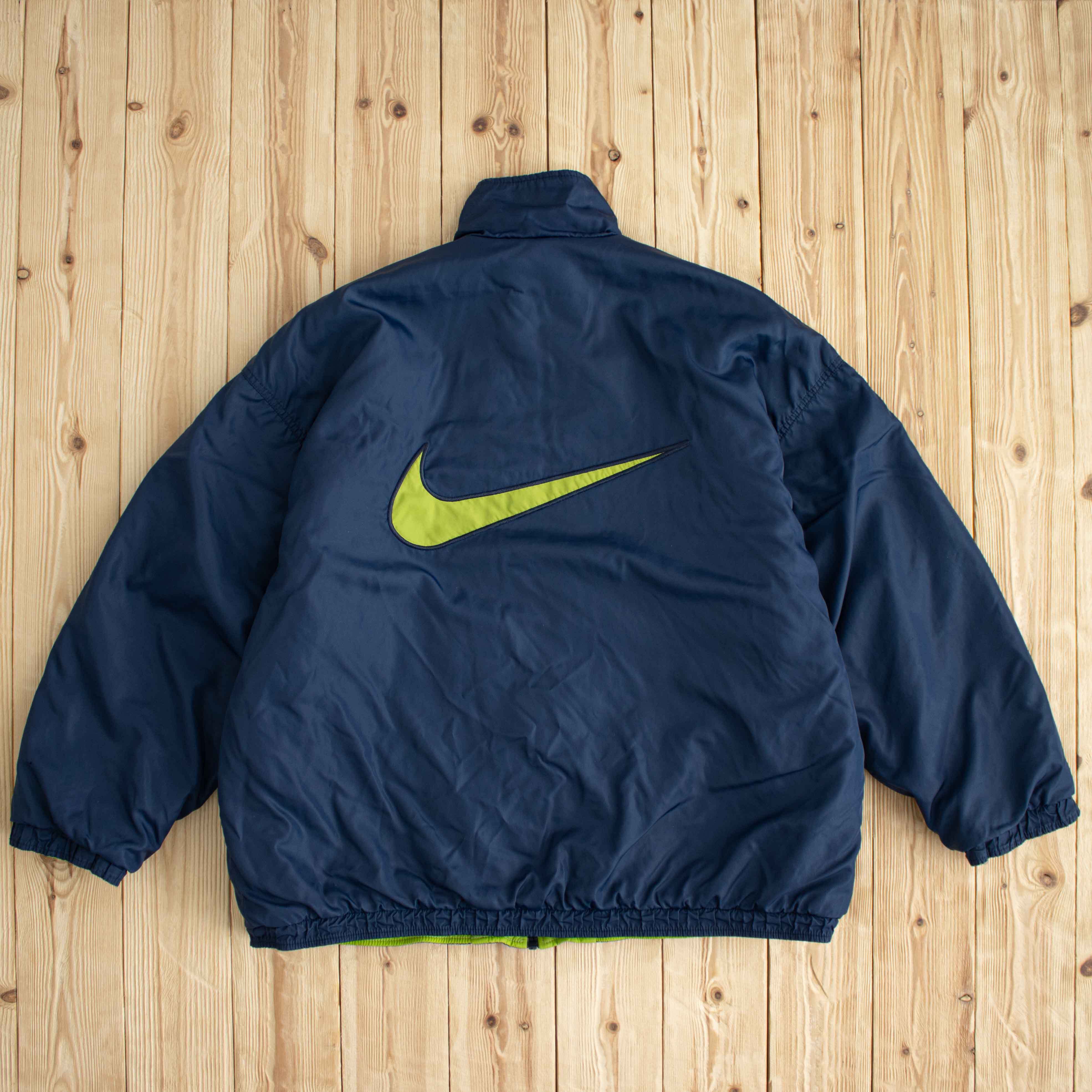 (L) Vintage Nike Swoosh Embroidered Puffer Jacket