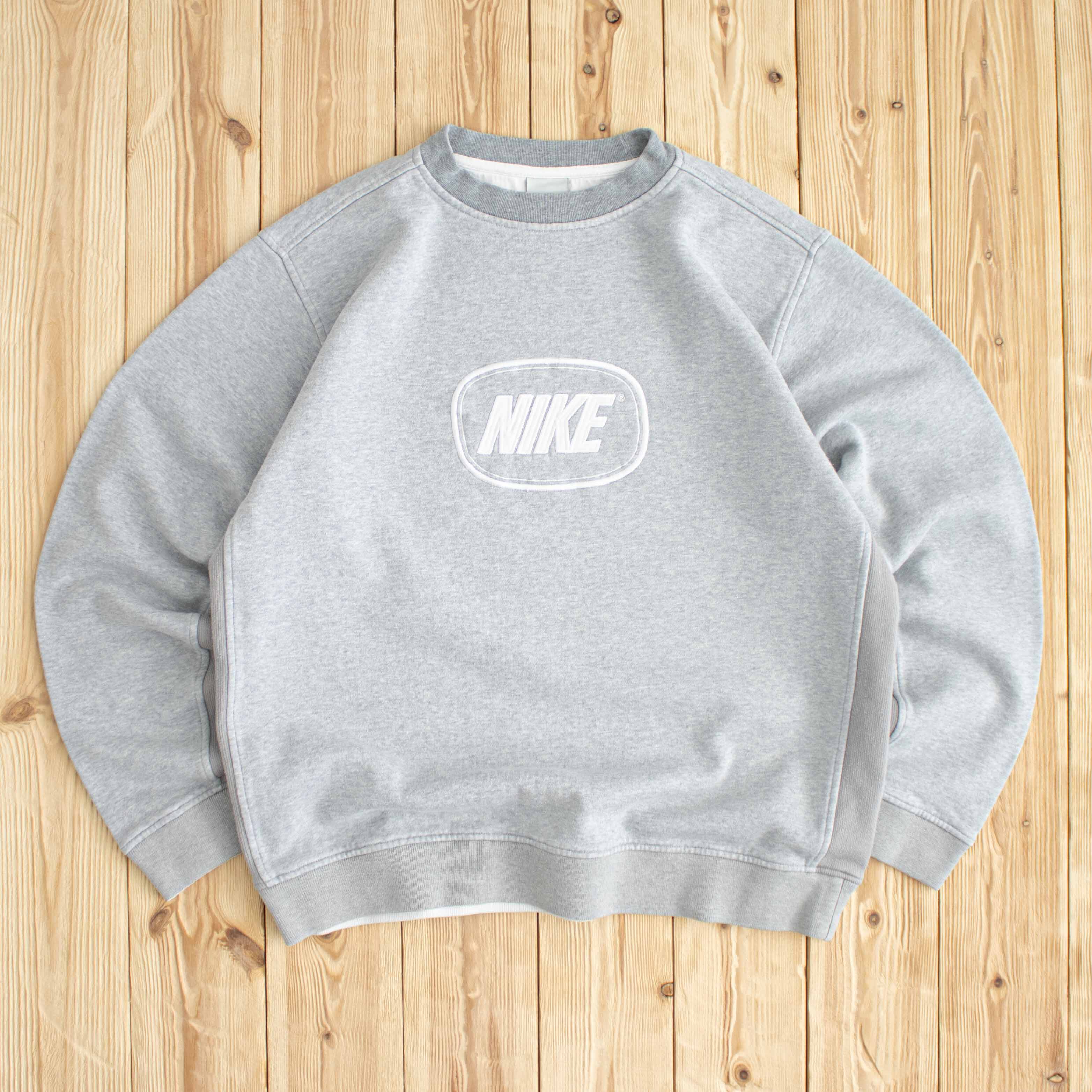 (M) Vintage Nike Spell Out Embroidered Sweatshirt