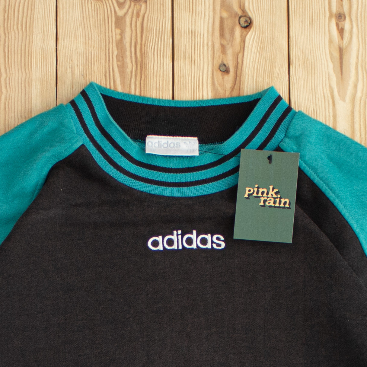 (L) Vintage Adidas Embroidered Sweatshirt