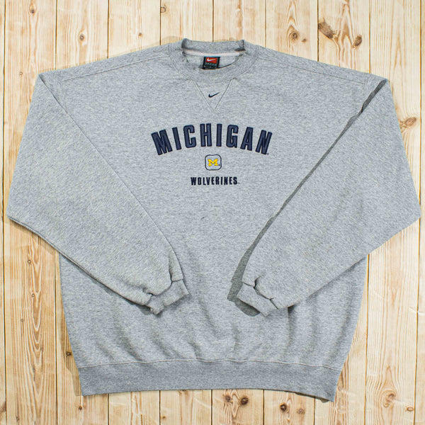 (XL) Vintage Nike Michigan Wolverines Embroidered Sweatshirt