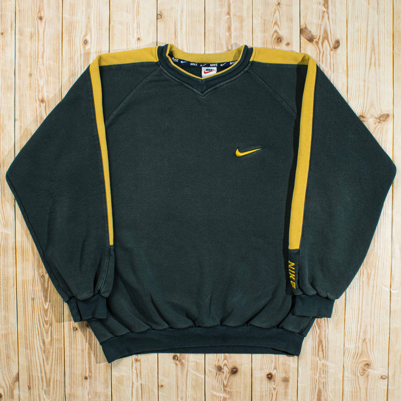 (L) Vintage Nike Essential Embroidered Sweatshirt