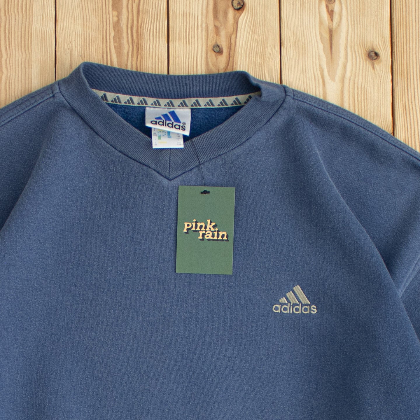 (L) Vintage Adidas Essential Embroidered Sweatshirt