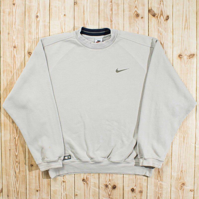 (M/L) Vintage Nike Essential Embroidered Sweatshirt