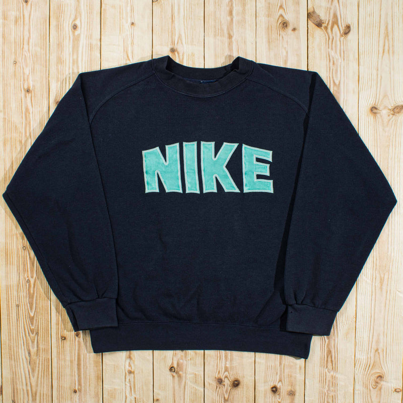 (M) Vintage Nike Spell Out Embroidered Sweatshirt