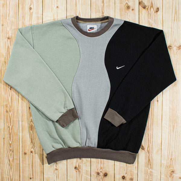 (M) Vintage Nike Reworked Sweatshirt