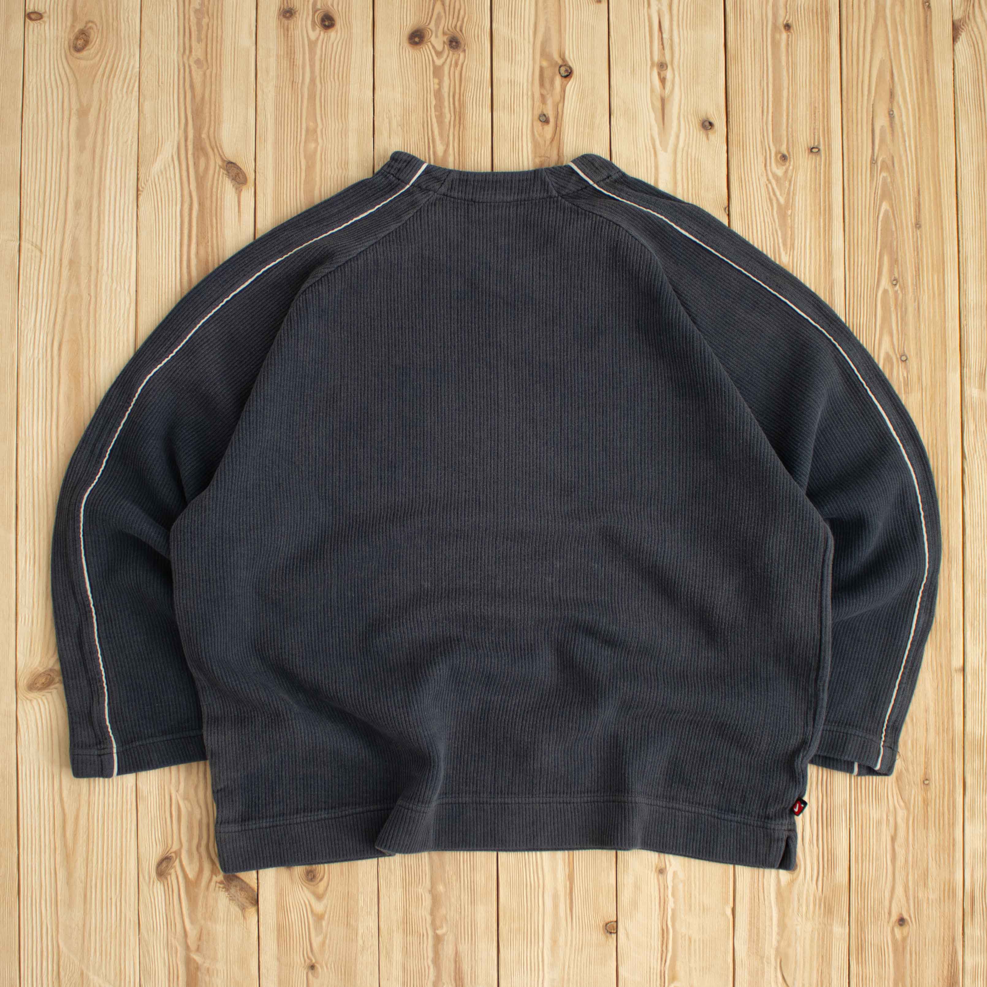 (M) Vintage Nike Center Logo Embroidered Sweatshirt