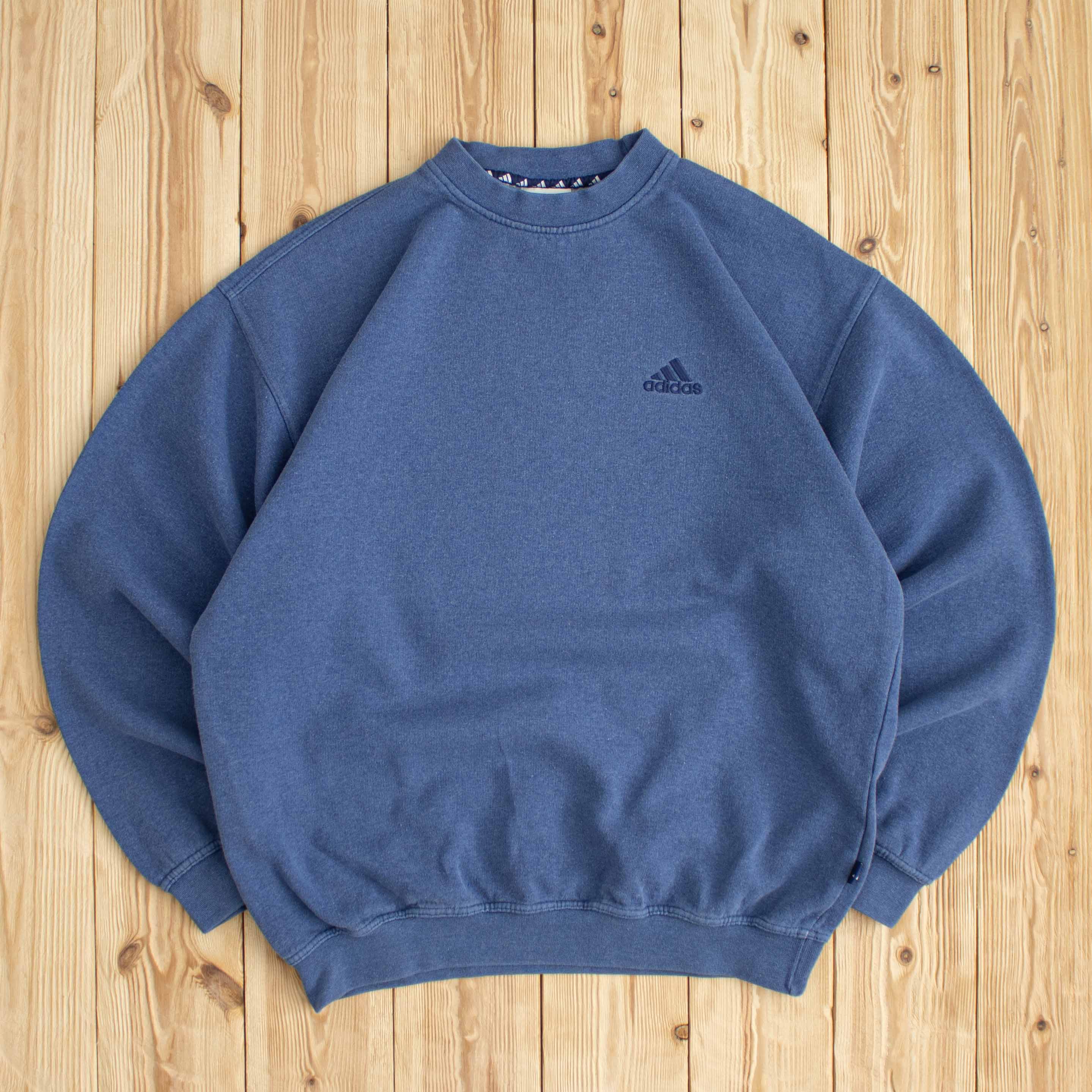(S) Vintage Adidas Essential Embroidered Sweatshirt