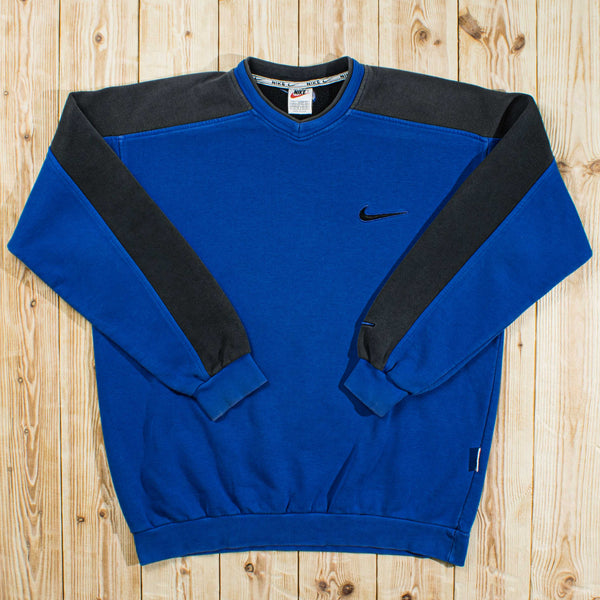 (M) Vintage Nike Essential Embroidered Sweatshirt