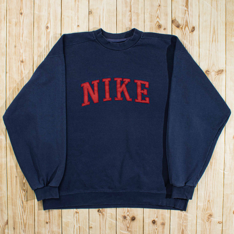 (L) Vintage Nike Spell Out Embroidered Sweatshirt