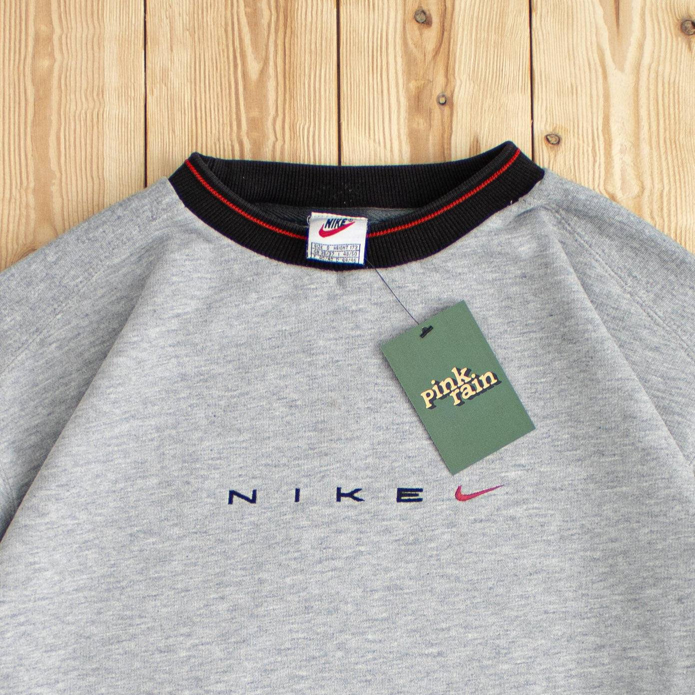 (S) Vintage Nike Embroidered Sweatshirt