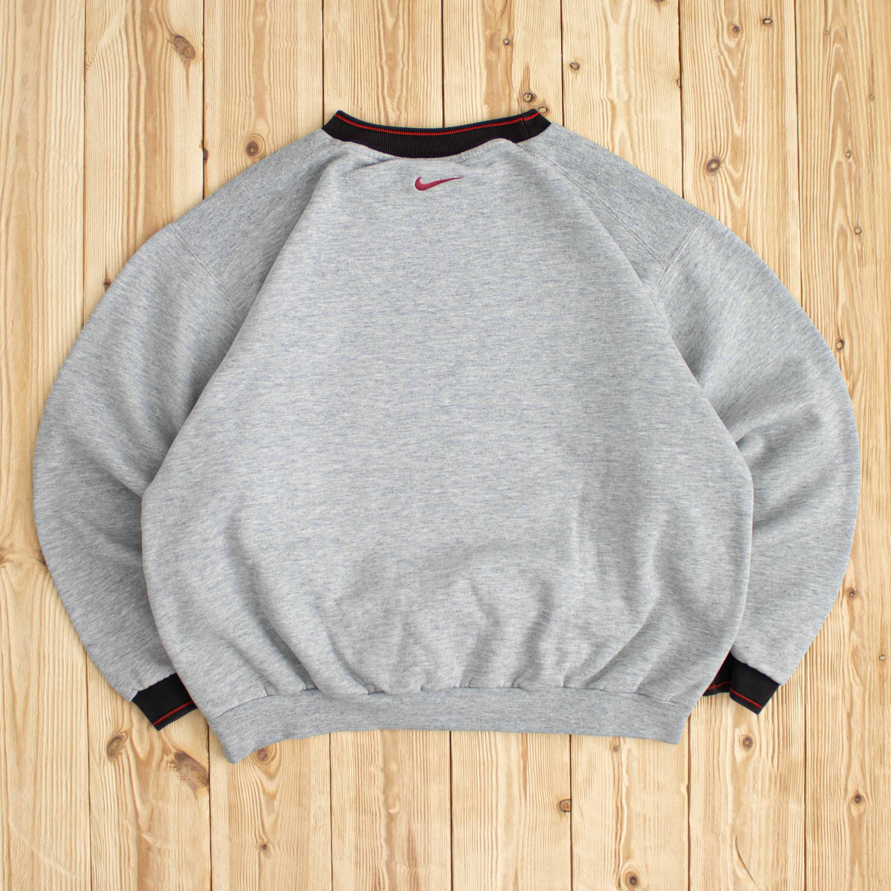 (S) Vintage Nike Embroidered Sweatshirt