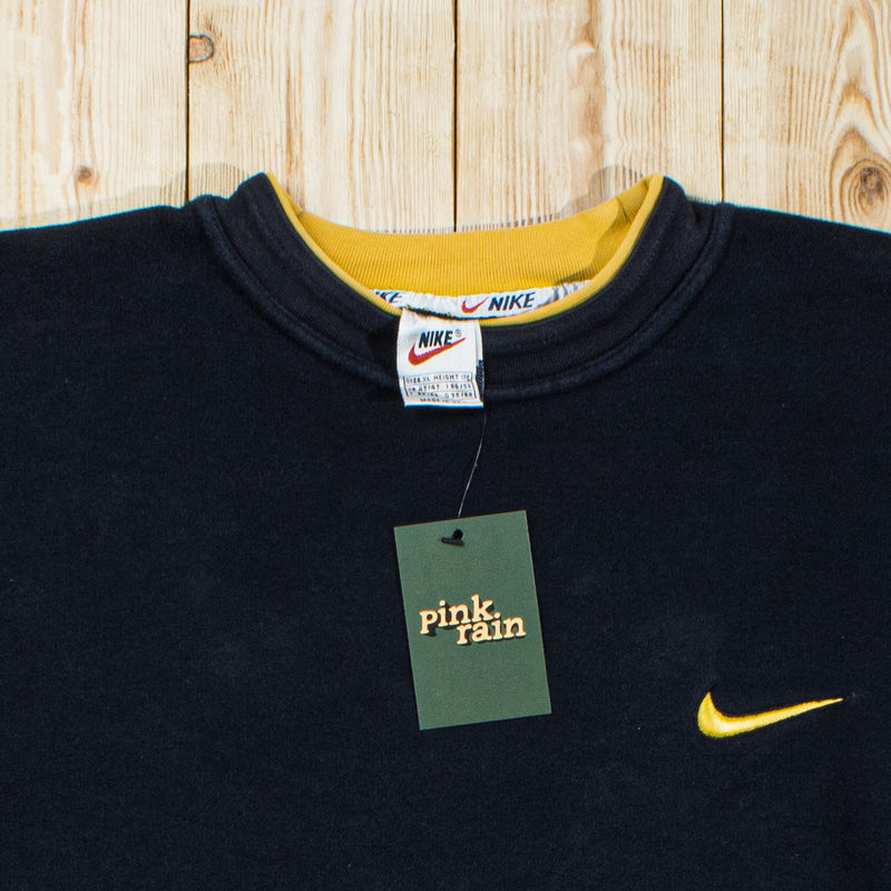 (L) Vintage Nike Essential Embroidered Sweatshirt