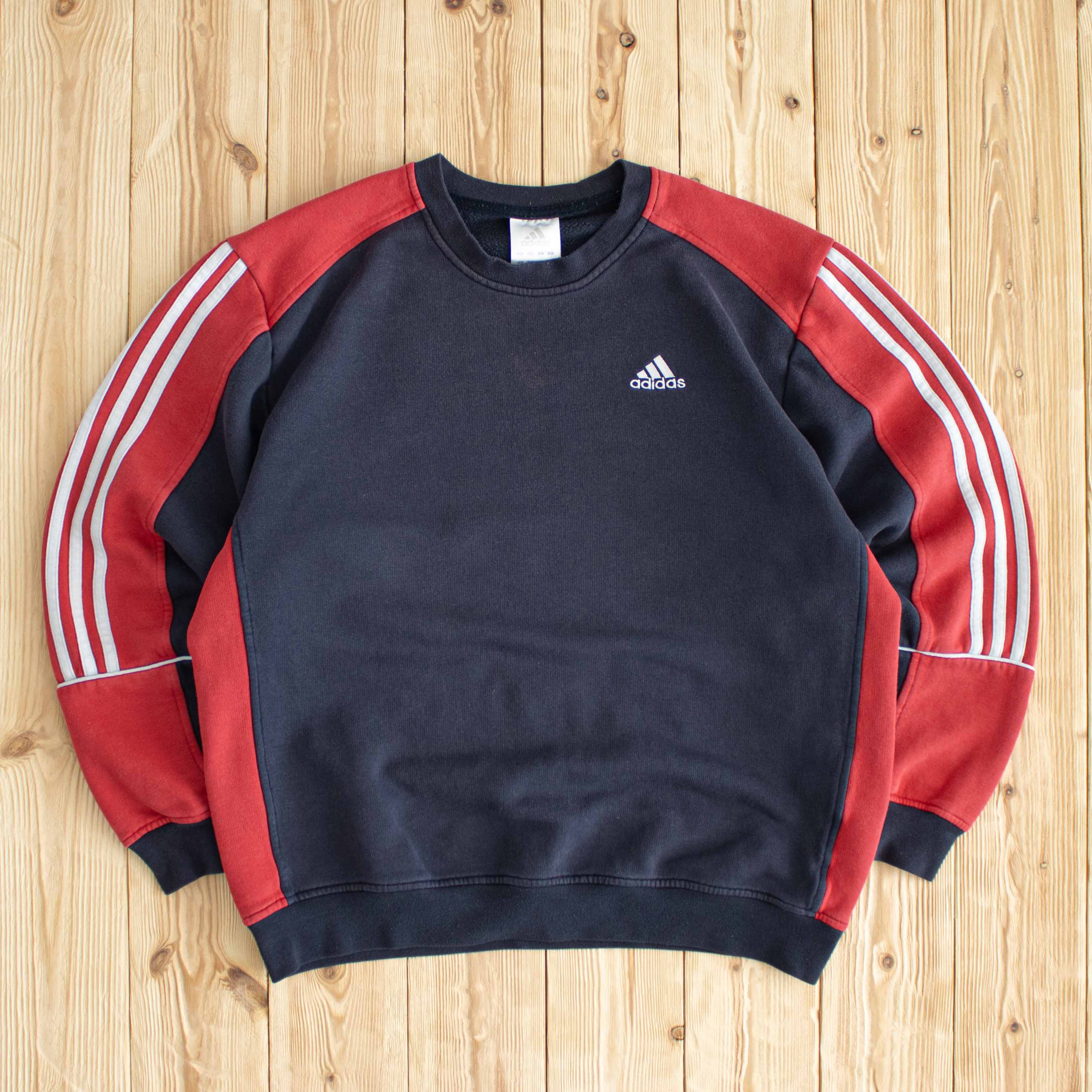 (S) Vintage Adidas Essential Embroidered Sweatshirt