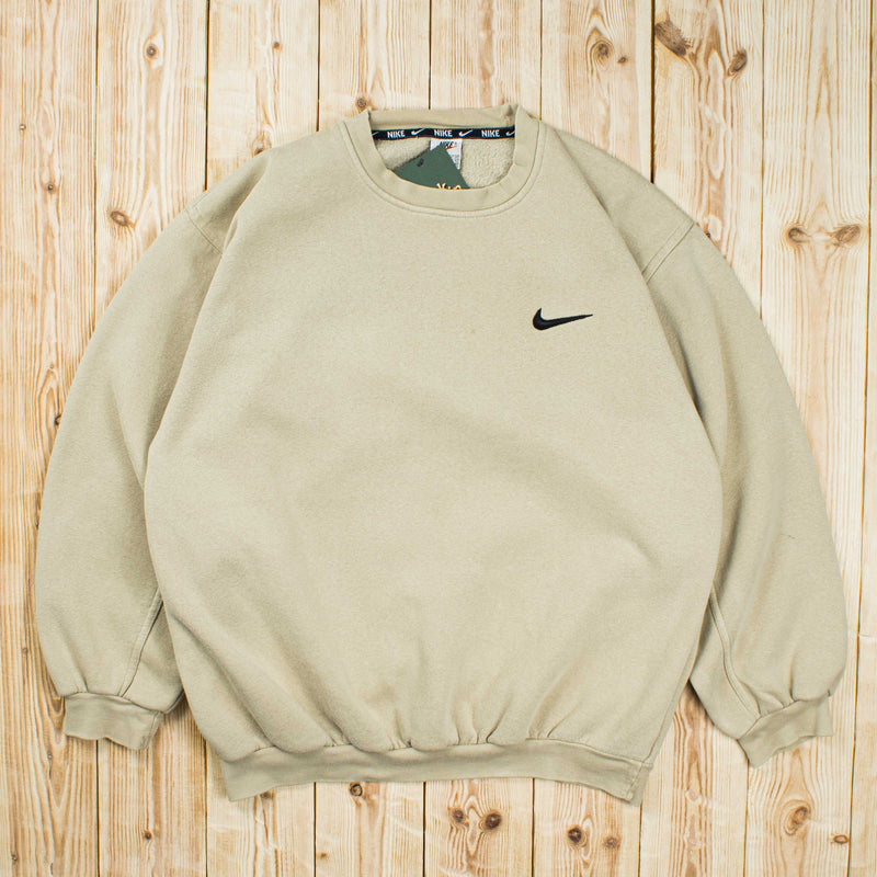 (L) Vintage Nike Essential Embroidered Sweatshirt