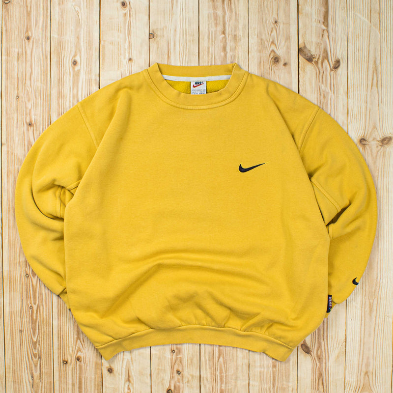 (M/L) Vintage Nike Essential Embroidered Sweatshirt