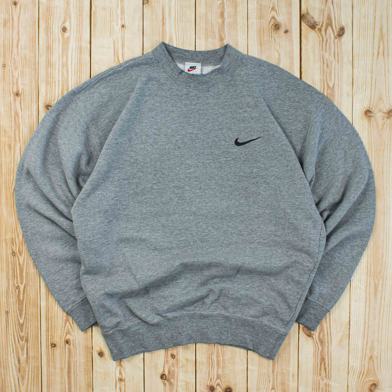 (M) Vintage Nike Essential Embroidered Sweatshirt