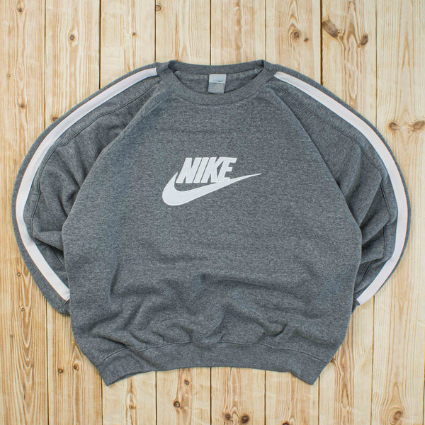 (L) Vintage Nike Embroidered Sweatshirt