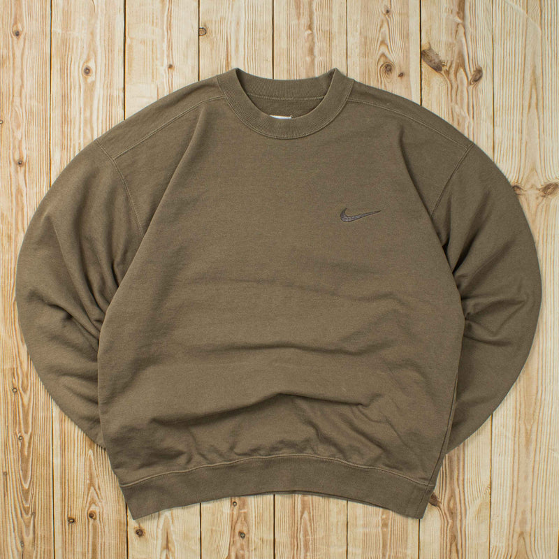 (M) Vintage Nike Essential Embroidered Sweatshirt