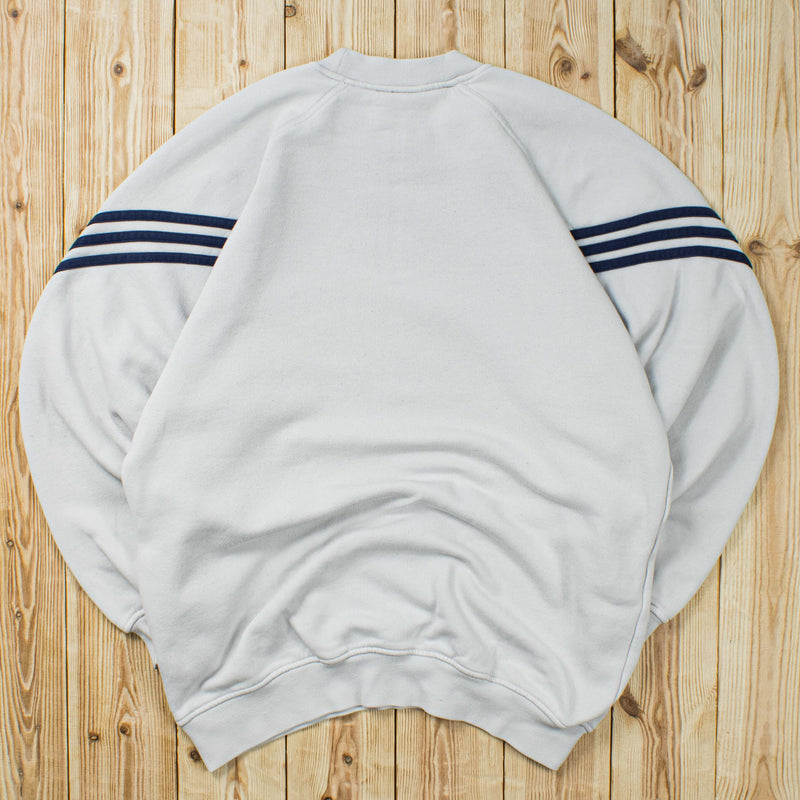 (L) Vintage Adidas Essential Embroidered Sweatshirt