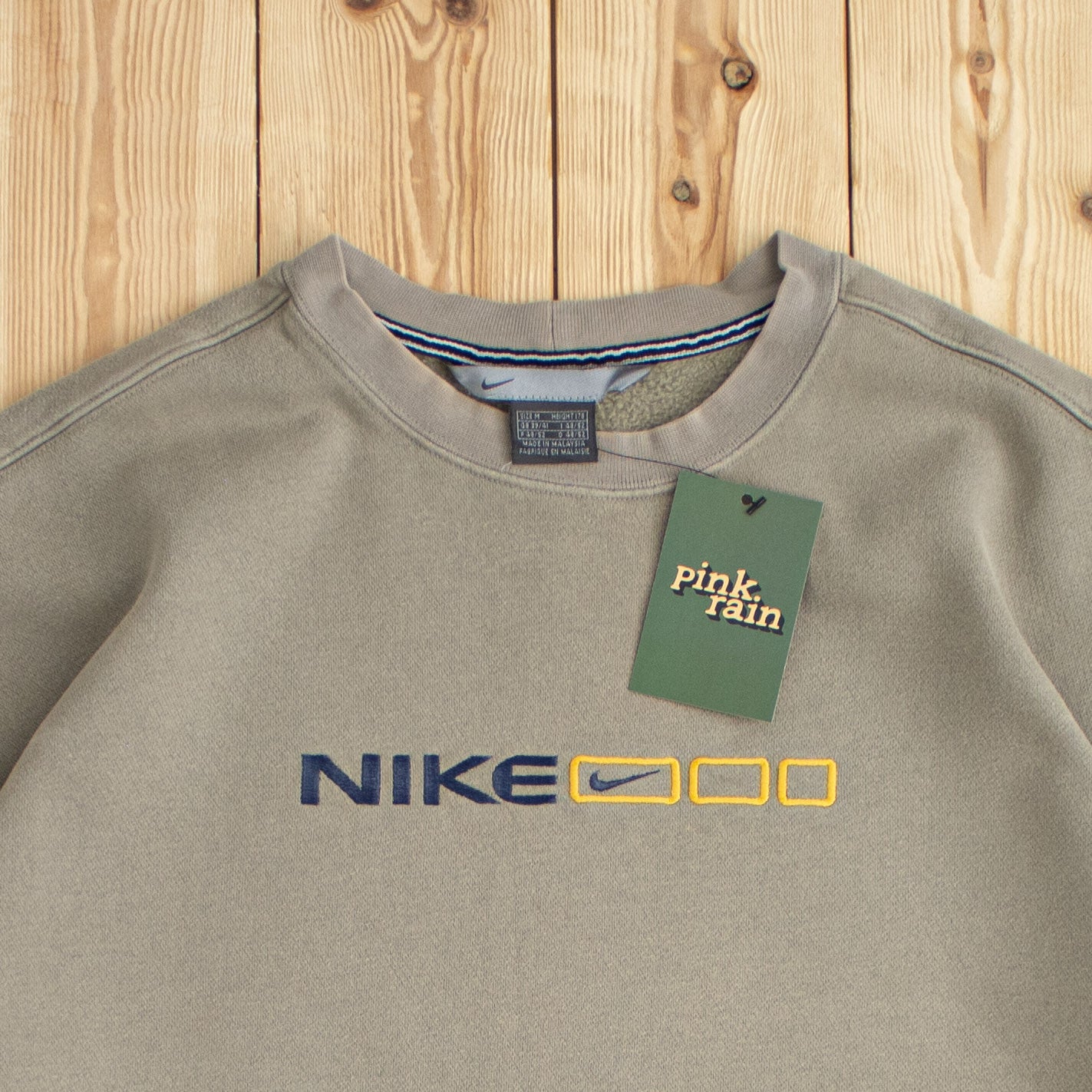 (L) Vintage Nike Spell Out Embroidered Sweatshirt