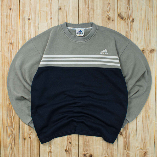 (M) Vintage Adidas Essential Embroidered Sweatshirt