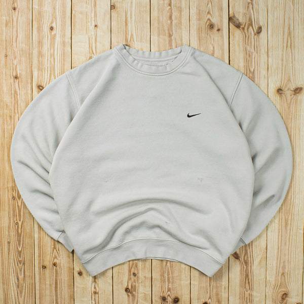 (L) Vintage Nike Essential Embroidered Sweatshirt