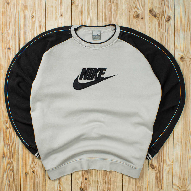 (L) Vintage Nike Embroidered Sweatshirt