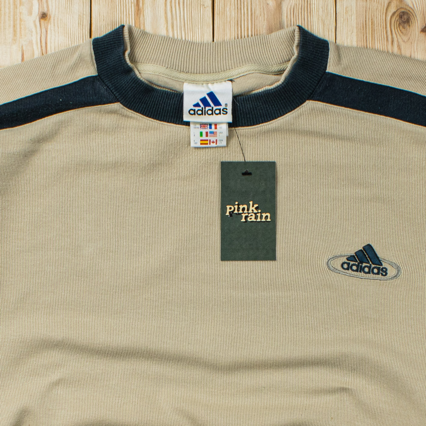 (L) Vintage Adidas Essential Embroidered Sweatshirt