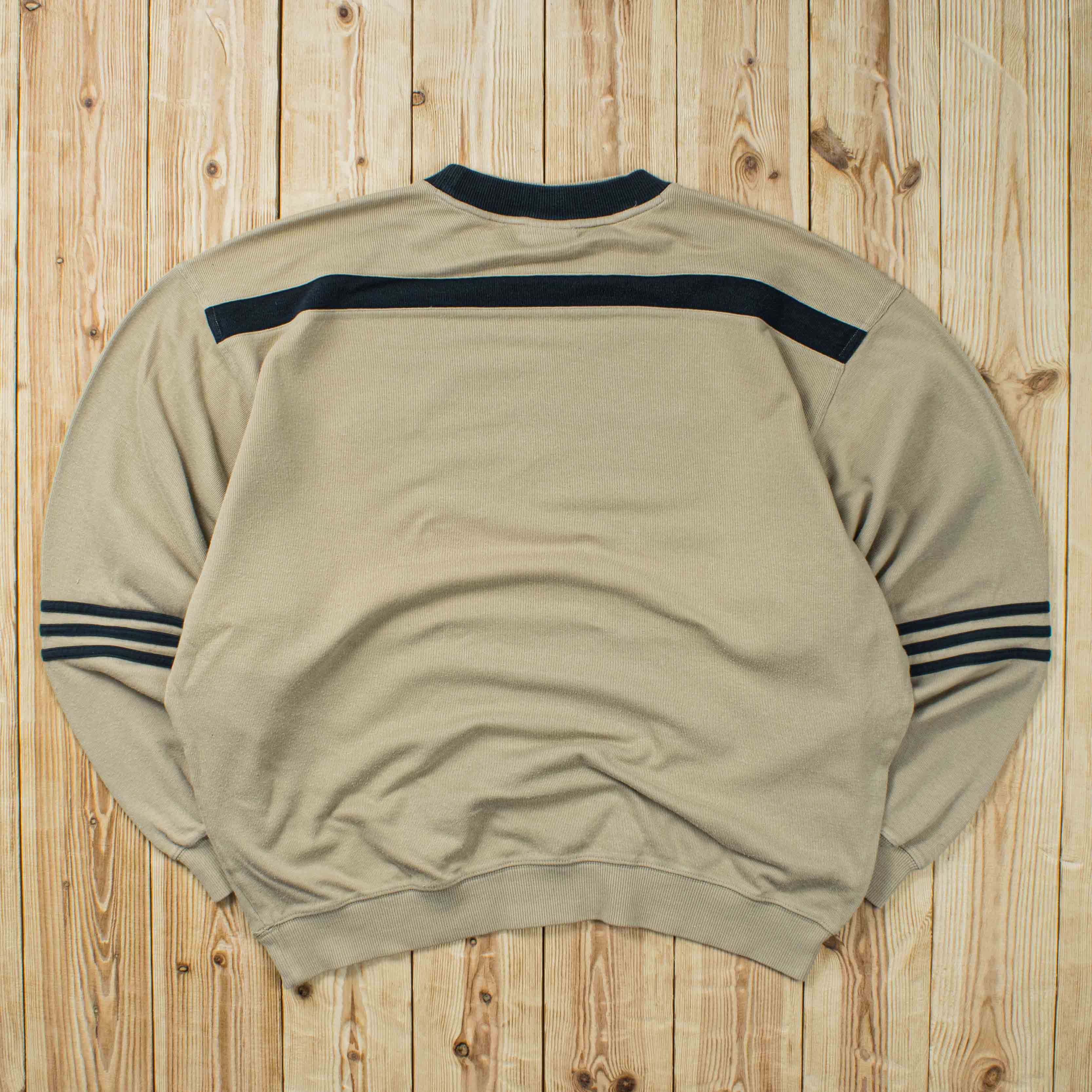 (L) Vintage Adidas Essential Embroidered Sweatshirt