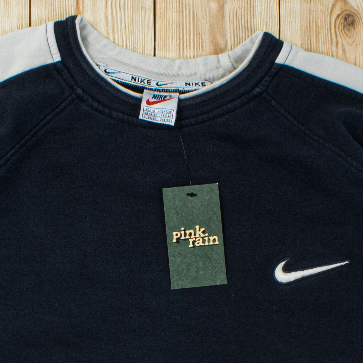 (L) Vintage Nike Essential Embroidered Sweatshirt