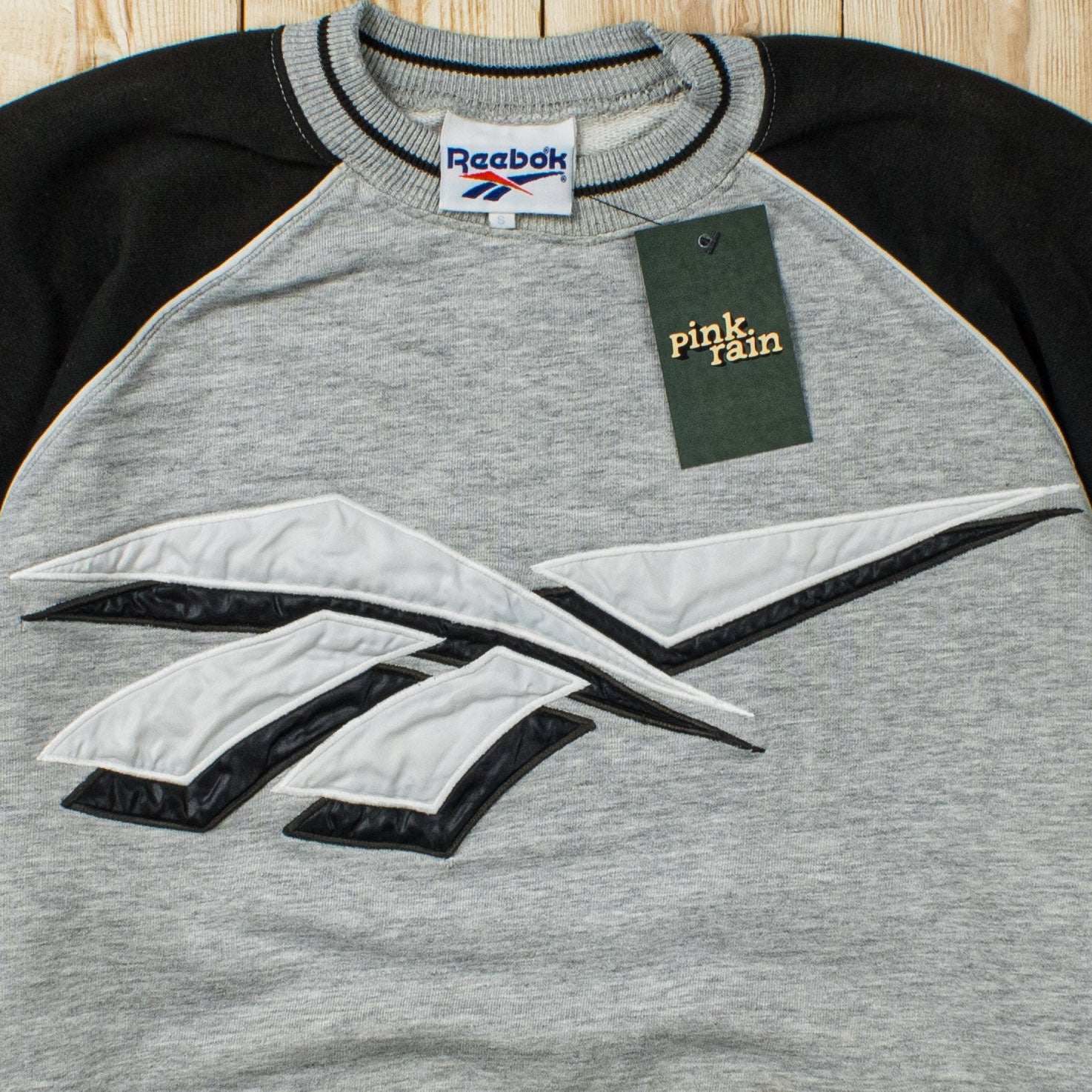 (S) Vintage Reebok Embroidered Sweatshirt