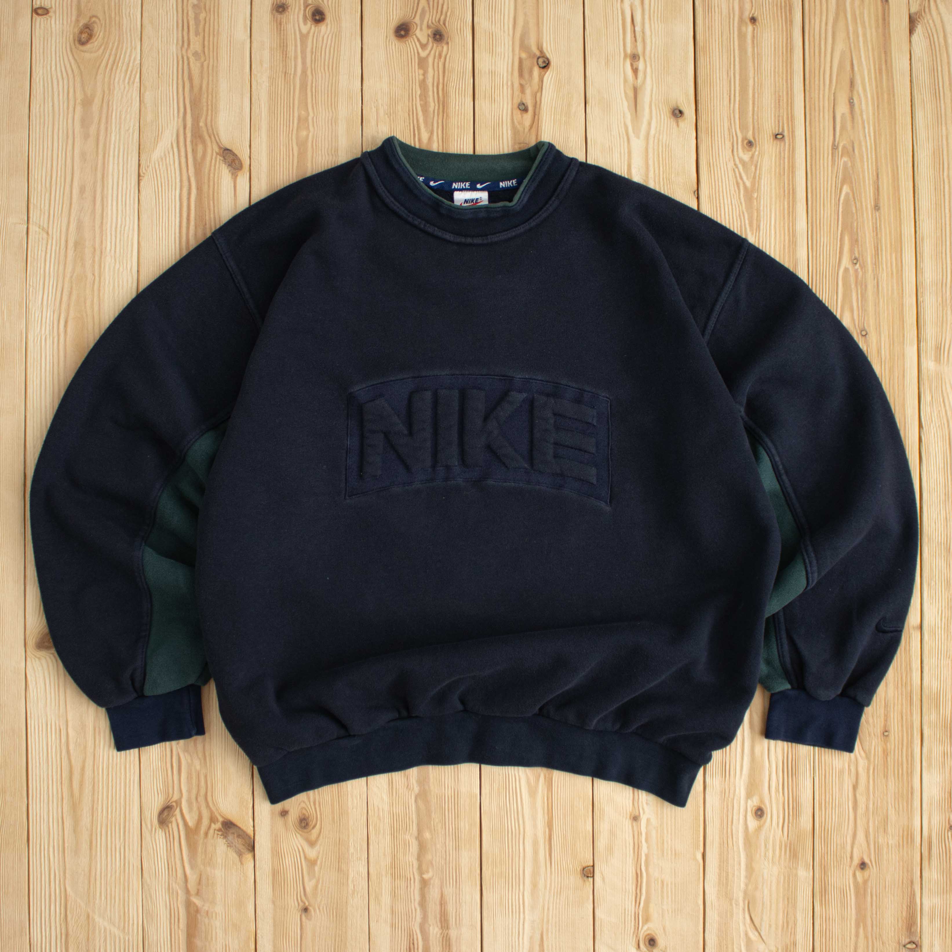 (M) Vintage Nike Spell Out Embroidered Sweatshirt