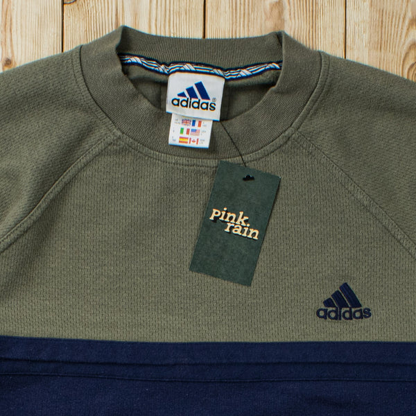 (L) Vintage Adidas Essential Embroidered Sweatshirt