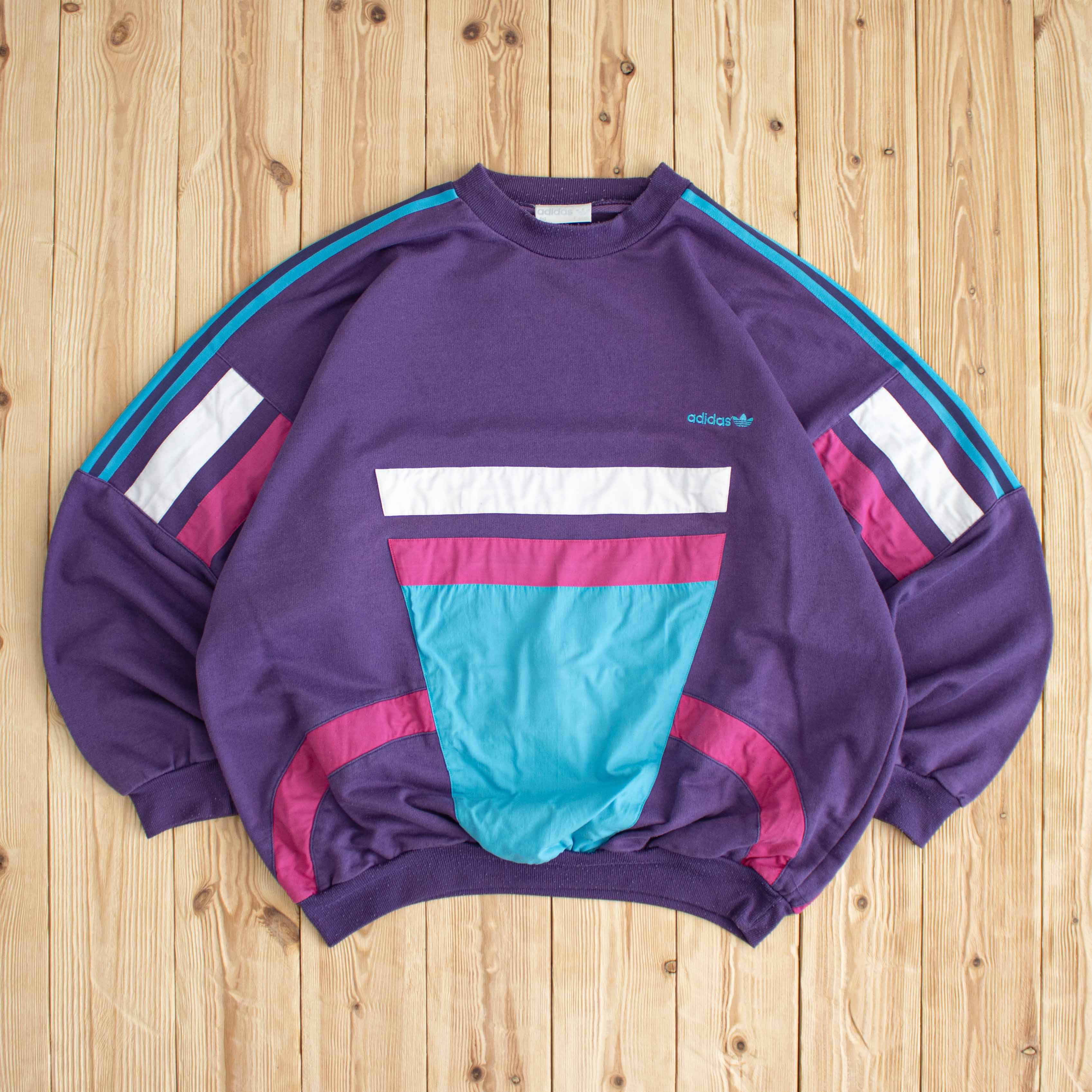 (L) Vintage Adidas Embroidered Sweatshirt