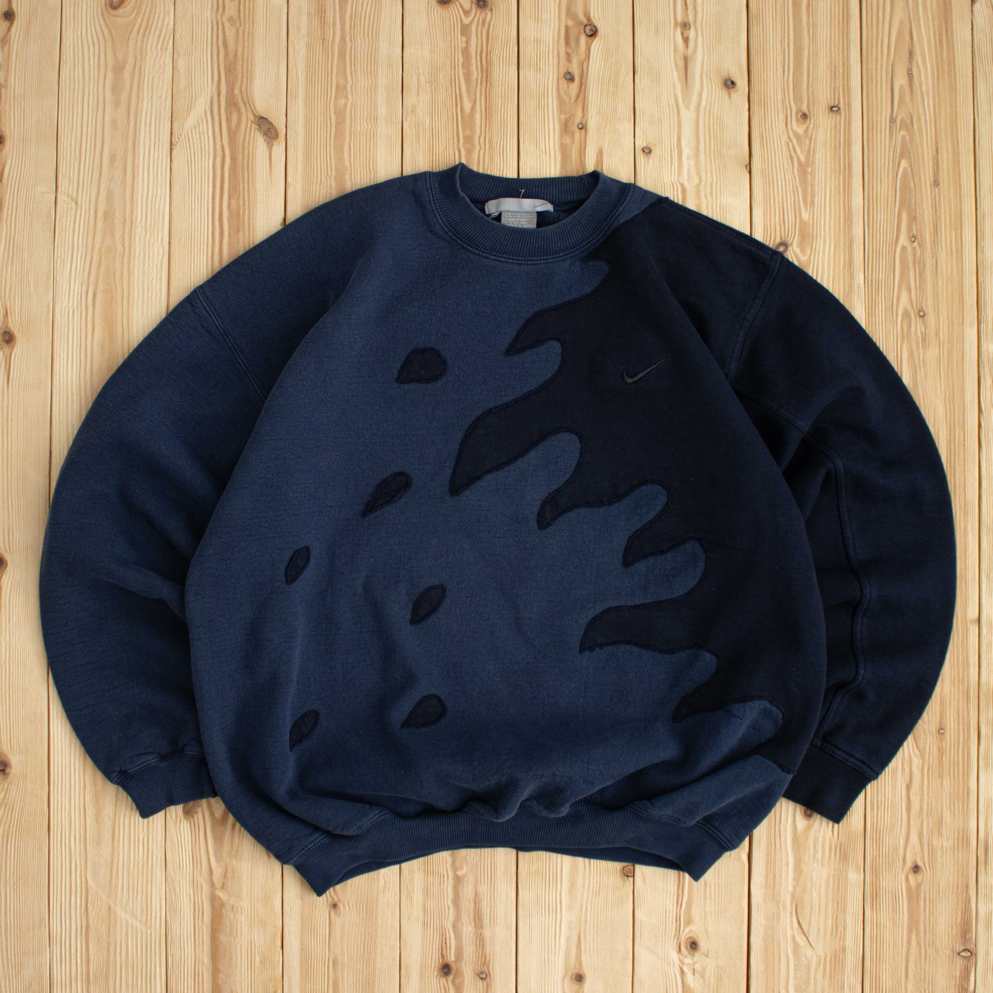 (L) Vintage Nike Reworked Embroidered Sweatshirt