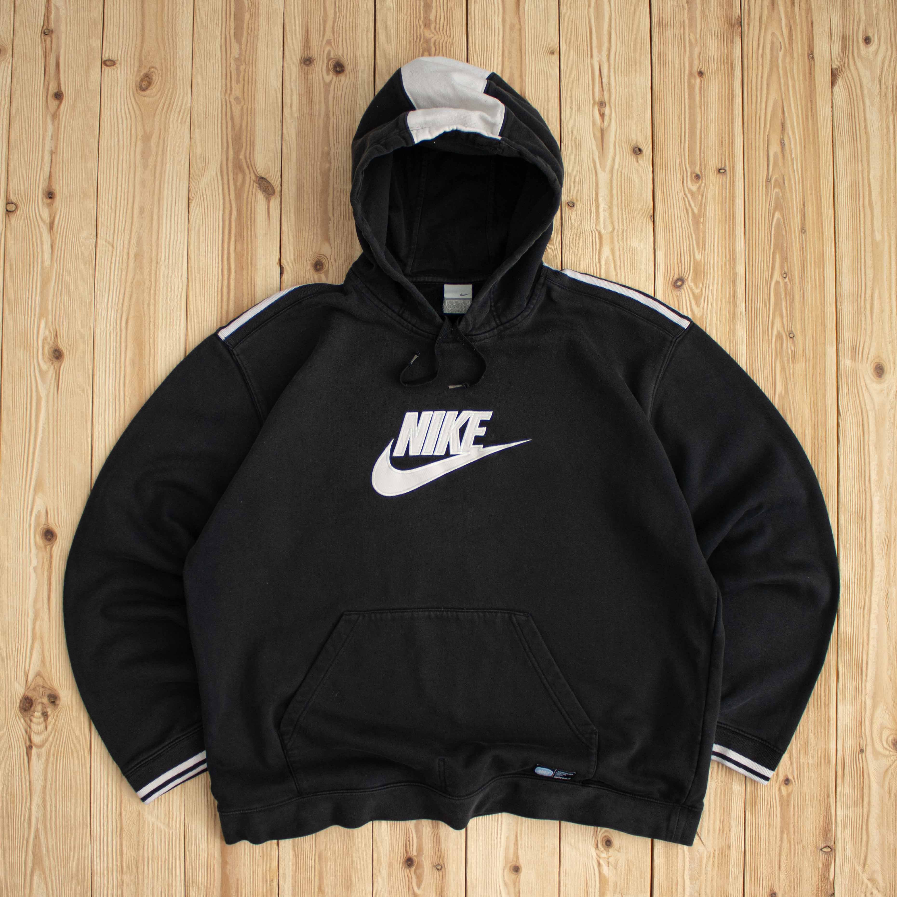 (L) Vintage Nike Spell Out Embroidered Hoodie